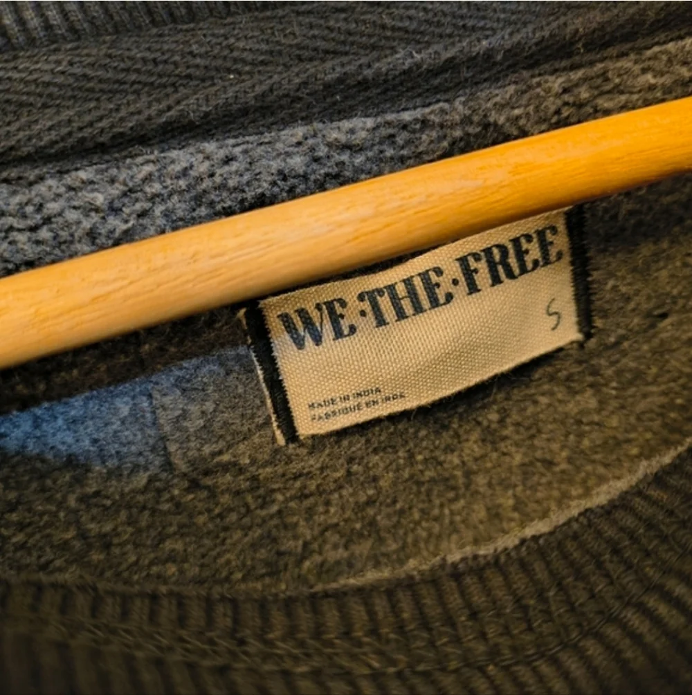 Free People We The Free black Wallace Pullover - Picture 6 of 9